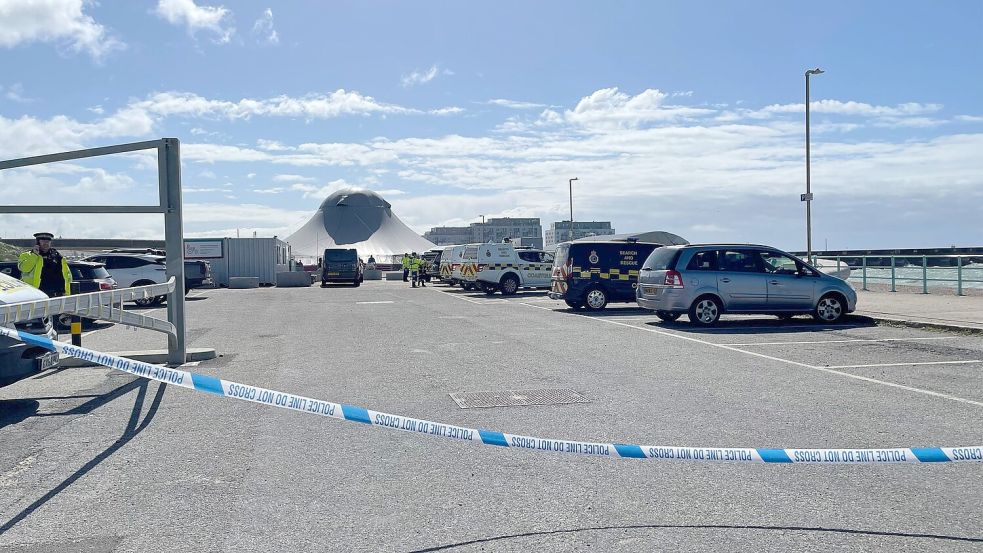 Vor Brighton wurden drei Leichen entdeckt. Die Polizei ermittelt. Foto: Anahita Hossein-Pour