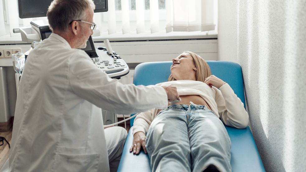 Aktuell sind viele Beamte privat versichert und bekommen eine Beihilfe. Foto: Imago/Westend61