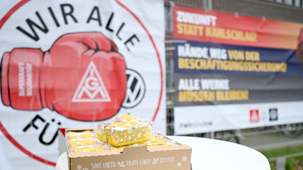 Die größte Einzelgewerkschaft Deutschlands setzt auf Solidarität: Schon im Dezember 2024 hat die IG Metall in Emden ihre Macht demonstriert. Foto: diebildwerft/Imago