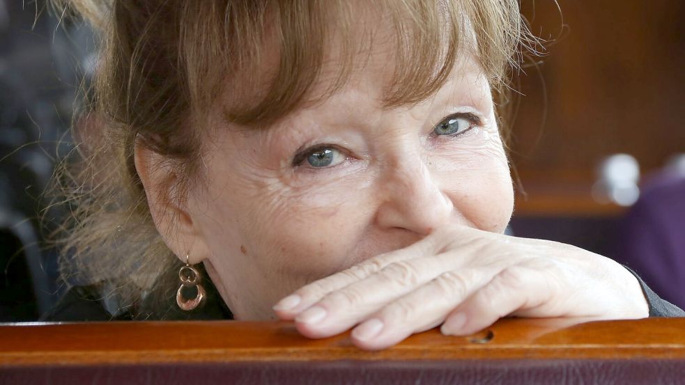 Domröse schrieb in ihrer Biografie: „Darf, wer unter der DDR gelitten hat, nicht um sie trauern?“ (Archivbild) Foto: Stephanie Pilick/dpa