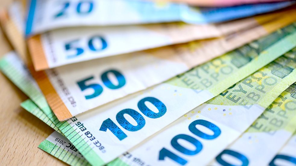 Die Bezüge der Bundestagsabgeordneten stiegen 2025 um rund 600 Euro. (Symbolbild) Foto: Hendrik Schmidt