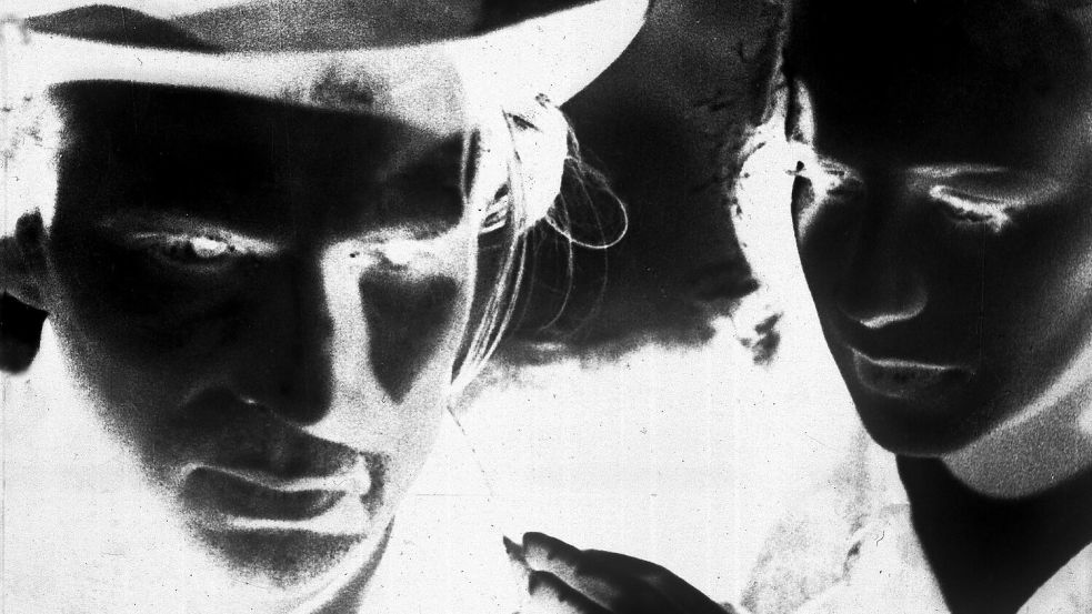 Meilenstein der deutschen Filmgeschichte: Hildegard Knef und Hans Wilhelm Borchert in „Die Mörder sind unter uns“ von 1946. Foto: imago/United Archives