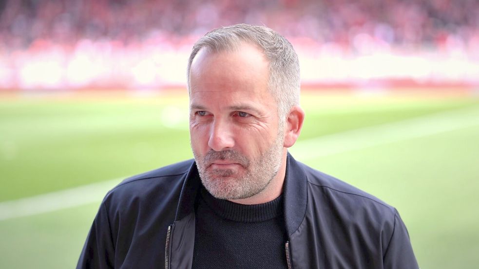 Noch ist unklar, ob Manuel Baum Trainer des FC Augsburg bleibt. Foto: Soeren Stache/dpa