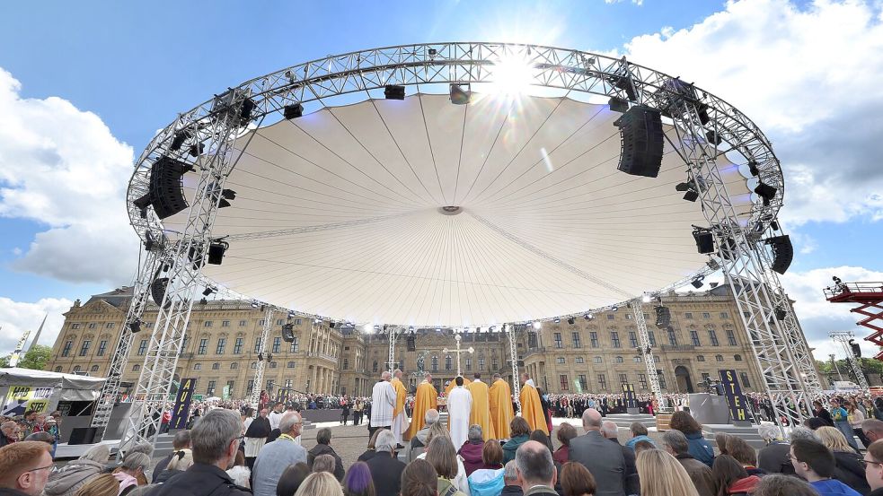 Zum Abschlussgottesdienst schien die Sonne. Foto: Karl-Josef Hildenbrand