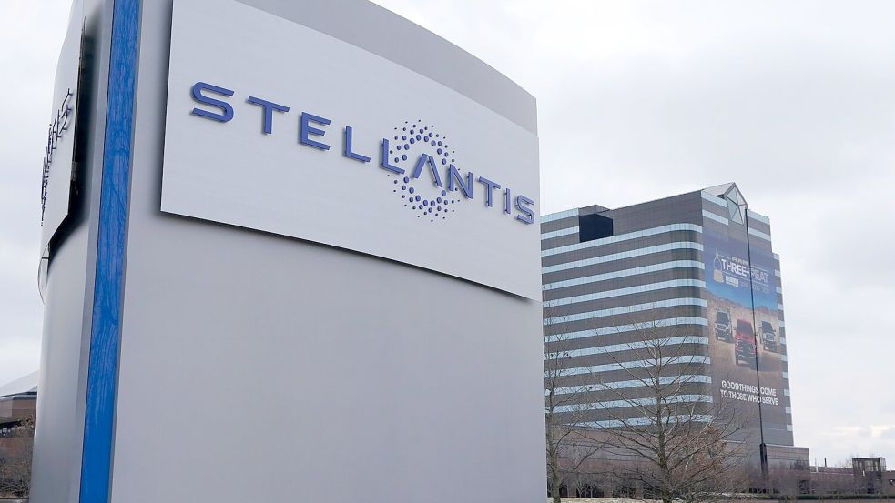 Stellantis will das erste E-Auto nach neuen EU-Vorgaben in Italien bauen. (Archivbild) Foto: Carlos Osorio/AP/dpa