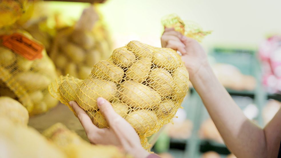 Die vergangene Kartoffelernte war so gut, dass nicht alle Kartoffeln verkauft werden konnten. Foto: IMAGO / photothek