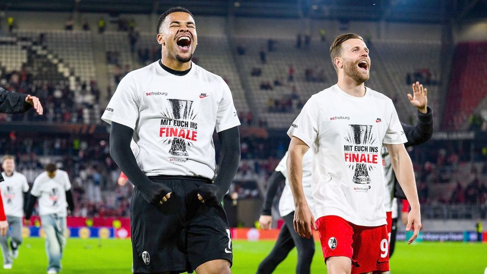 Möchten auch nach dem Endspiel wieder jubeln: Noah Atubolu (l) und Lucas Höler (r). (Archivbild) Foto: Tom Weller