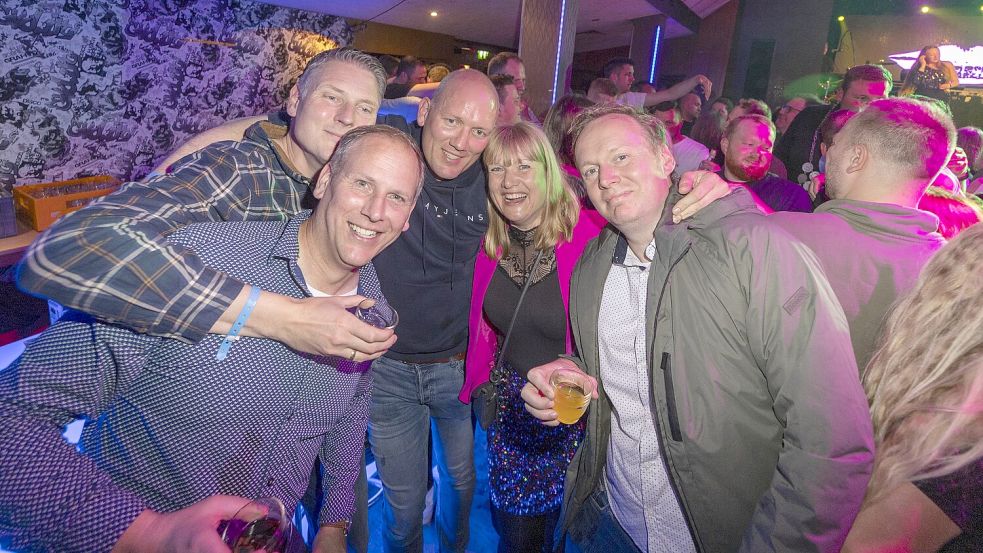 Die letzte Party lockte zahlreiche Nachtschwärmer nach Dörpen. Fotos: Lars Schröer