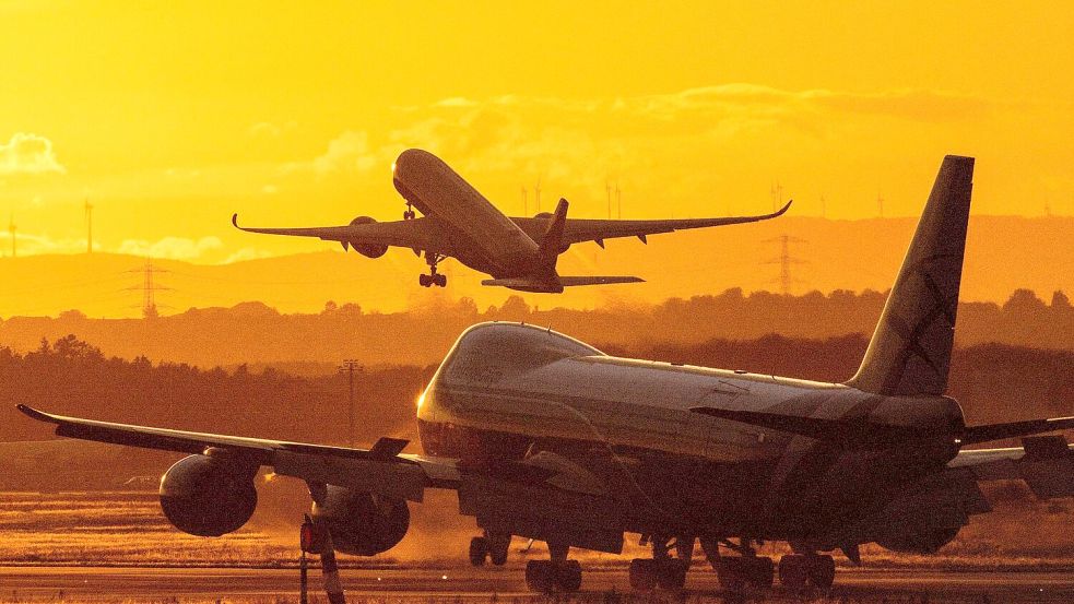 Der Bundestag hat der Senkung der Flugticketsteuer zugestimmt (Archivbild) Foto: Boris Roessler
