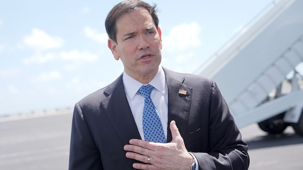 US-Außenminister Marco Rubio weist den Eindruck zurück, Washington nutze Truppenverlegungen in Europa als Druckmittel gegen Nato-Partner. Foto: dpa/Pool AP/Julia Demaree Nikhinson