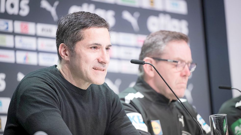 DHB-Sportvorstand Ingo Meckes freut sich auf die weitere Zusammenarbeit mit Bundestrainer Alfred Gislason. (Archivbild) Foto: Sina Schuldt