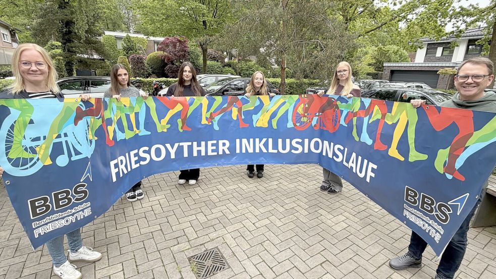 Laden zum Inklusionslauf ein (von links): Helga Masbaum, Maya Normann, Rina Ramadani, Pia Sofie Heymann, Emmeke Wilhelms und Bernd Schrand. Foto: Claudia Wimberg