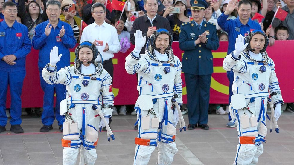 Die Crew soll auf der Raumstation die derzeitige Besatzung ablösen. Foto: Ng Han Guan