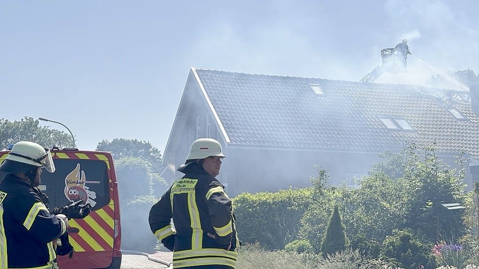 An der 1. Südwieke in Westrhauderfehn hat ein Dachstuhl gebrannt. Foto: Dirk Hellmers