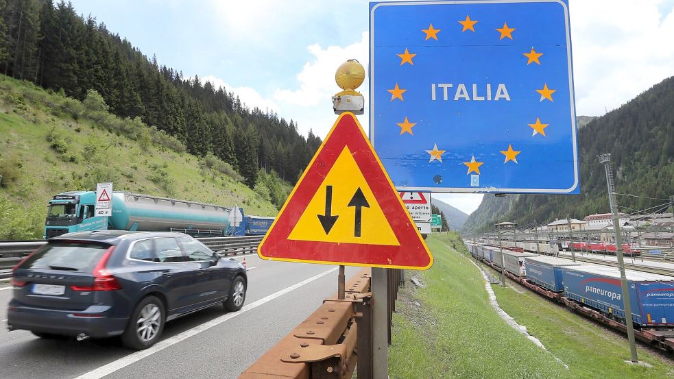 Der Grenzverkehr zwischen Italien und Österreich rückt vor der geplanten Brenner-Blockade in den Fokus. (Archivbild) Foto: Karl-Josef Hildenbrand