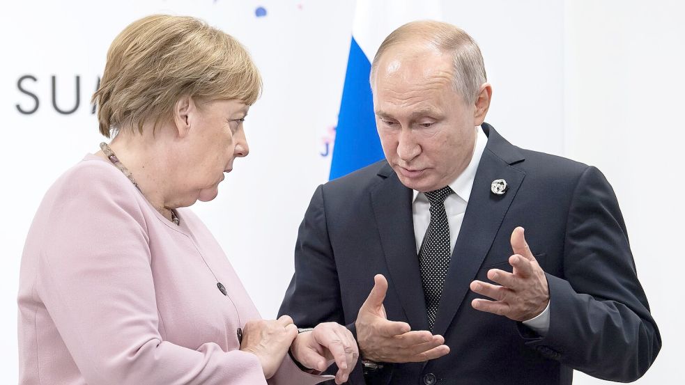 Altkanzlerin Merkel hält es für keine gute Idee, Ex-Regierungschefs mit Kremlchef Putin verhandeln zu lassen. (Archivbild) Foto: Bernd von Jutrczenka