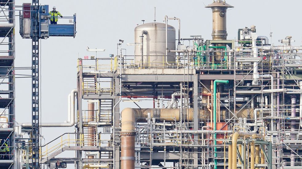 Chemieanlagen bei BASF: Der Konzern konnte zuletzt Preiserhöhungen durchsetzen Foto: Uwe Anspach