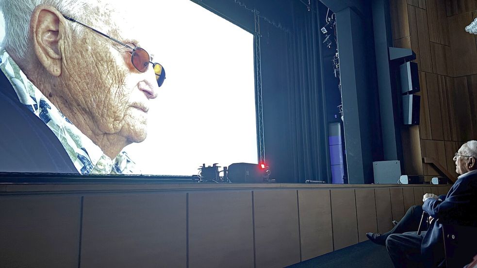 Anlässlich des 101. Geburtstags von Albrecht Weinberg wurde im März erstmals der Film „Es ist immer in meinem Kopf“ in Leer gezeigt. Foto: Jonas Bothe/Archiv