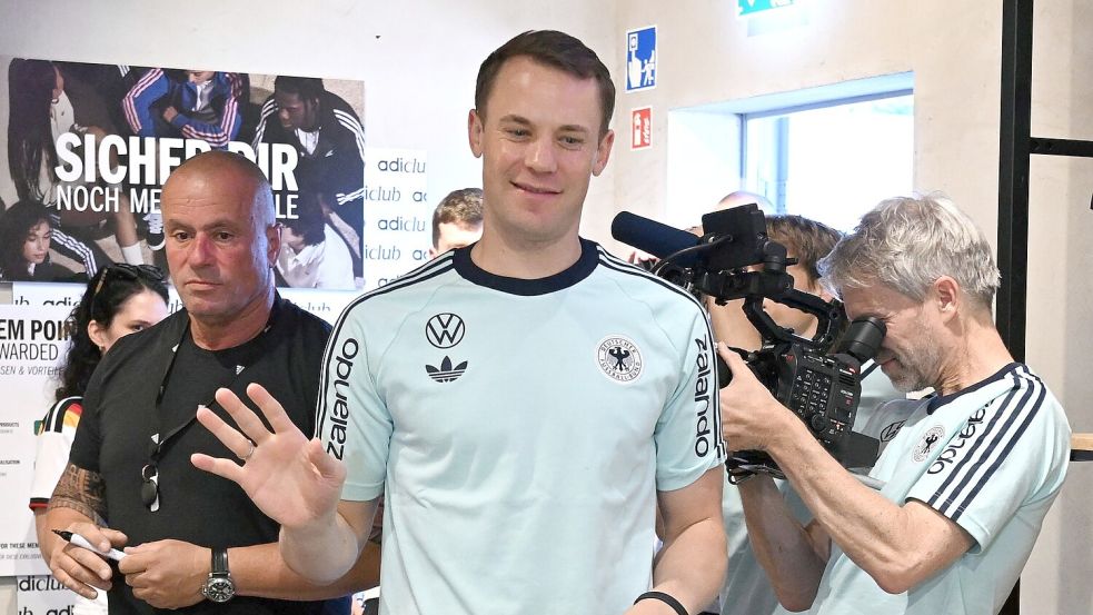 Manuel Neuer wird gegen Finnland noch geschont. Foto: Federico Gambarini/dpa