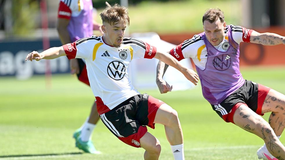 Lennart Karl feiert sein Startelf-Debüt gegen Finnland. Foto: Federico Gambarini/dpa