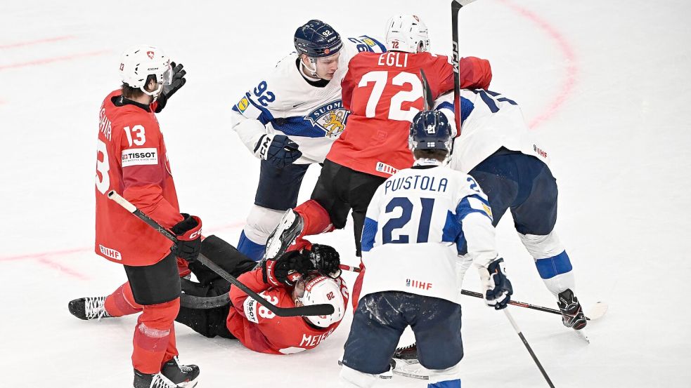 Finnland und die Schweiz lieferten sich ein packendes WM-Finale. Foto: Roni Rekomaa/Lehtikuva/dpa