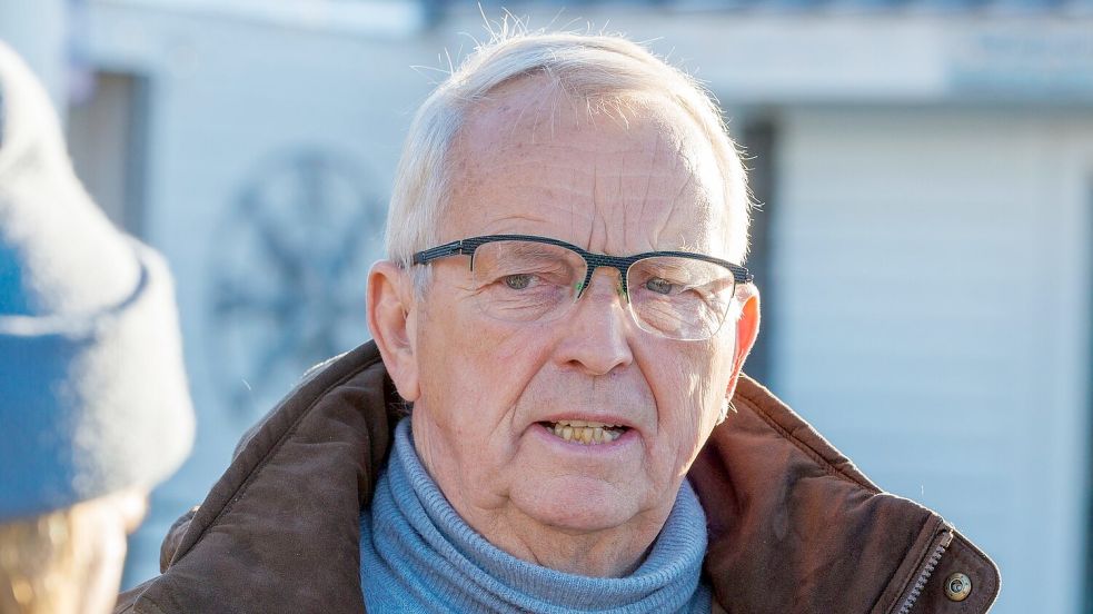 Mecklenburg-Vorpommerns Umweltminister Till Backhaus (SPD) hat für seinen Umgang mit dem Fall des Buckelwals Kritik auf sich gezogen - aus unterschiedlichen Richtungen. (Archivbild) Foto: Jens Büttner