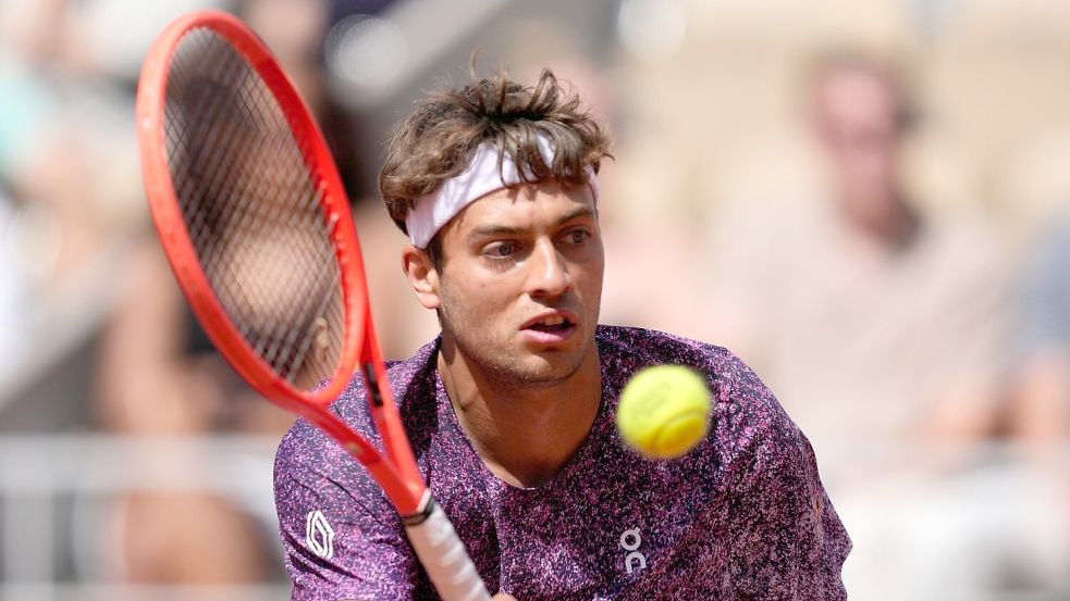 Flavio Cobolli zeigt in Paris starke Leistungen. Foto: Christophe Ena