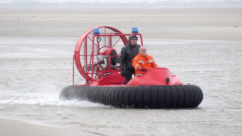 Das Fahrzeug beim Übungseinsatz am Strand von Langeoog. Foto: Klaus Kremer/Archiv