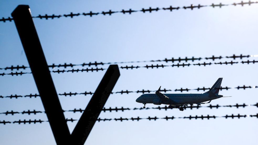 Die Zahl der Abschiebungen aus den EU-Ländern war im vergangenen Jahr gestiegen. (Symbolbild) Foto: Julian Stratenschulte