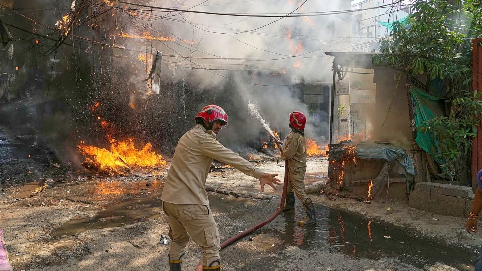 Bei einem Brand eines Gebäudes sind in Neu-Delhi zahlreiche Menschen gestorben. Foto: Manish Swarup