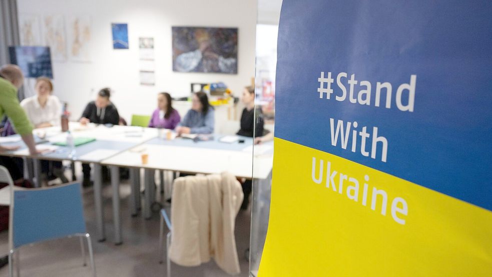 Ukrainerinnen und Ukrainer müssen in der Europäischen Union, um Schutz zu erhalten, keinen Asylantrag stellen. (Symbolbild) Foto: Boris Roessler