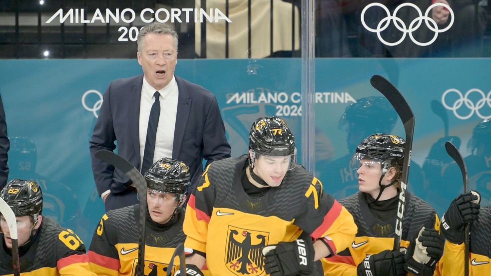 Schon Olympia war eine Enttäuschung für das deutsche Eishockey und Bundestrainer Harold Kreis. (Archivbild) Foto: Peter Kneffel