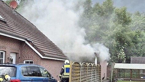 Die Feuerwehr wurde zu einem Garagenbrand in Ostrhauderfehn gerufen. Foto: Sascha Block