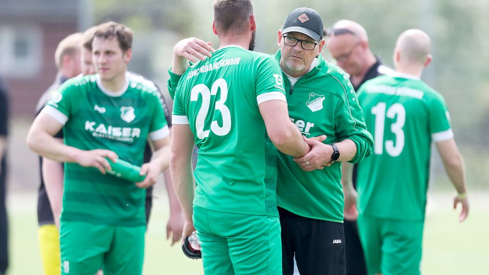 Neermoors Trainer Michael Fuhrmann siegte mit seinem Team 1:0. Foto: Jens Doden/ Emden