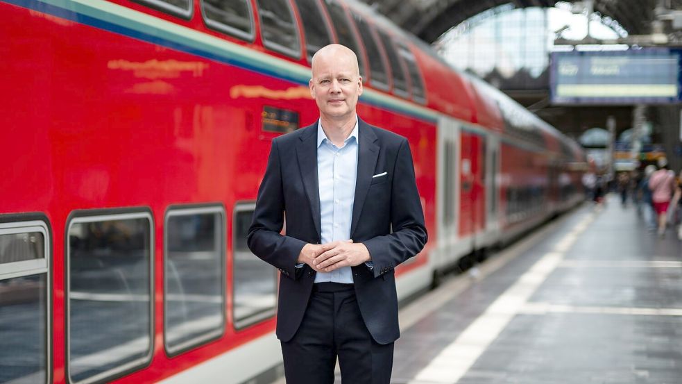DB Regio-Vorstand Harmen van Zijderveld will, dass Züge sichere Orte sind. Foto: Florian Wiegand