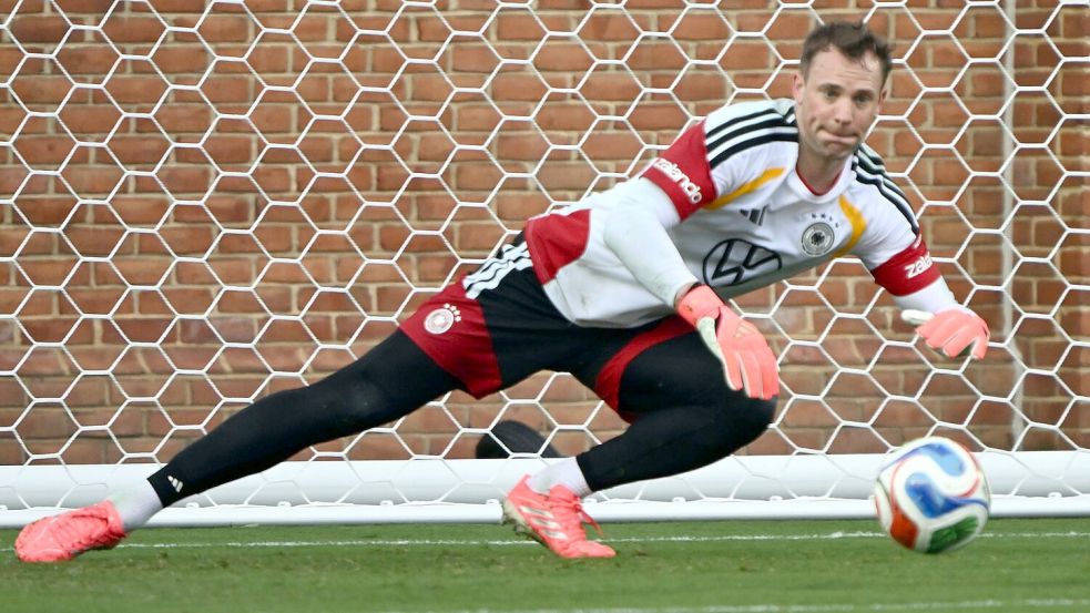 Die linke Wade von Manuel Neuer scheint wieder voll belastbar. Foto: Federico Gambarini