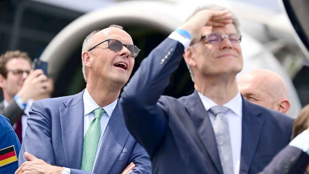 Kanzler Merz auf der ILA Foto: Sebastian Gollnow/dpa