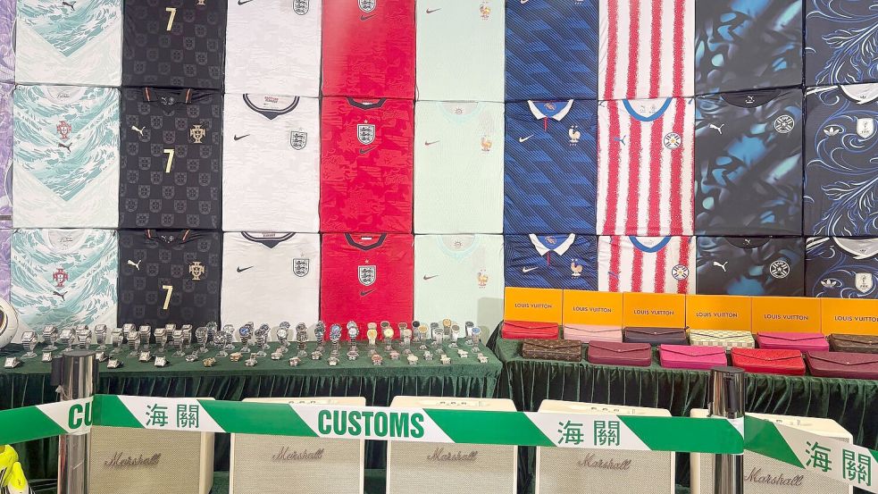 Der Zoll Hongkongs ermittelte tagelang in der Operation. Foto: Kanis Leung/AP/dpa