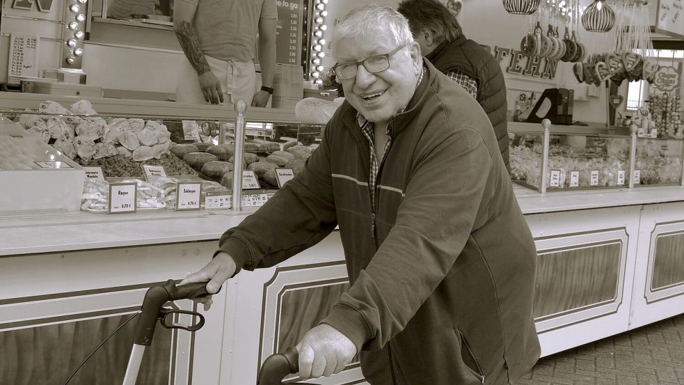 Gerd Potthast – ein Fehntjer Original. Hier war er im Mai 2024 beim Fehntjer Frühjahrsmarkt unterwegs. Am Sonntag, 7. Juni 2026, ist Gerd Potthast im Alter von 77 Jahren gestorben. Archivfoto: Astrid Fertig