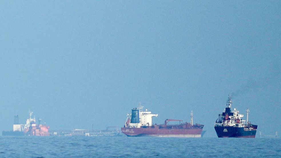 Nach Angaben des US-Militärs hat der Iran erneut versucht, Schiffe in der Straße von Hormus anzugreifen. (Archivbild) Foto: Altaf Qadri/AP/dpa