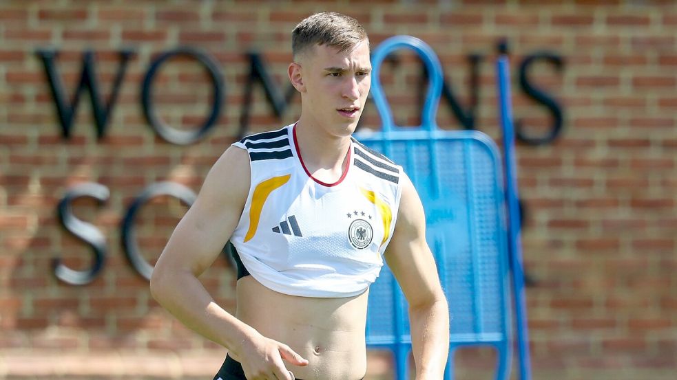 Alle Spieler sind bereit für Curaçao, auch Nico Schlotterbeck. Foto: Jan Woitas/dpa