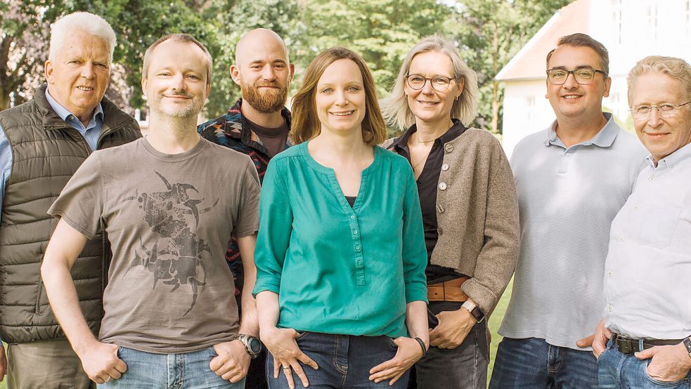 Sie kandidieren im Saterland (von links) Günter Glondala, Martin Krzykawski, Florian Beckmann, Kordula Schinker, Monika Hüntling sowie die aktuellen Ratsmitglieder Eduard Bork und Walter Hußmann. Foto: Anna Glowienka-Grüßing