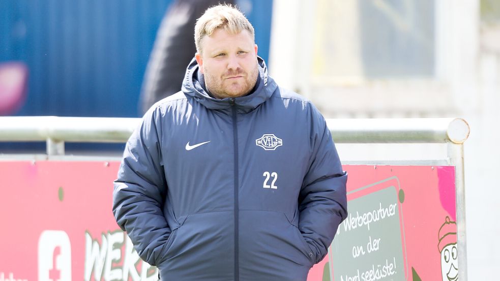 Jan-Niklas Eickels war eine Saison lang Trainer des VfL Germania Leer. Foto: Jens Doden/ Emden