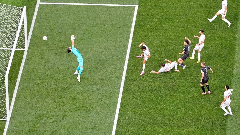 Die Partie begann mit einem sportlichen Rückschlag für den Iran. Foto: Mark J. Terrill