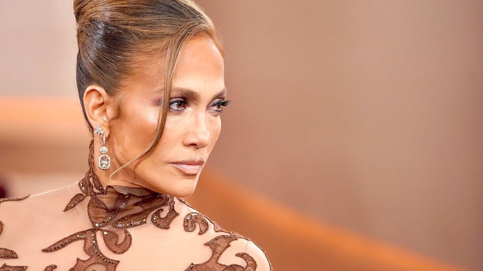 US-Sängerin Jennifer Lopez hat eigenen Worten zufolge nach ihrer Scheidung von Schauspieler Ben Affleck viel über sich selbst nachgedacht. (Archivbild) Foto: Jordan Strauss/Invision/dpa