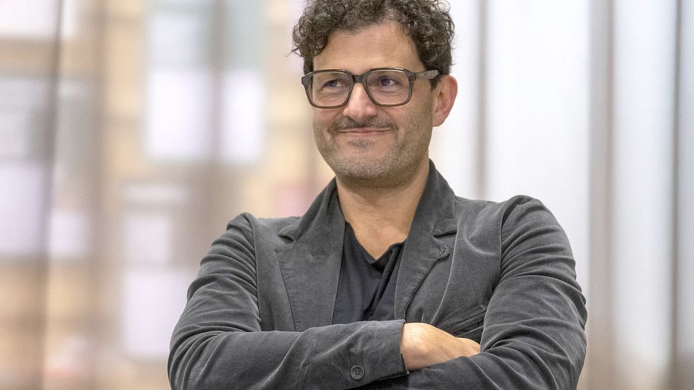 Um gegen die „Mietmafia“ vorzugehen, befürwortet Luigi Pantisano die Enteignung von großen Wohnungsunternehmen wie Vonovia . Foto: IMAGO/Rolf Zöllner