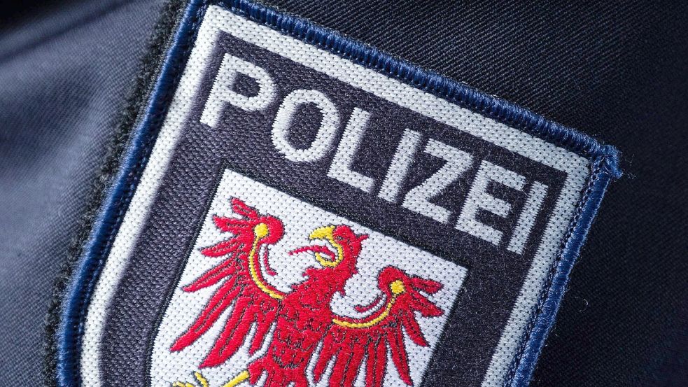 Die Polizei hat nach Zeugenhinweisen ein totes Baby in einem Wohnhaus gefunden. (Symbolbild) Foto: Soeren Stache