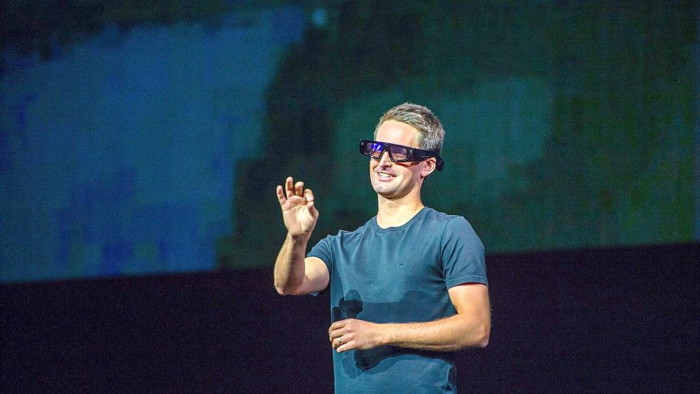 Der Chef des Snapchat-Betreibers Snap, Evan Spiegel, demonstrierte Vorläufer der heutigen Specs bereits in den vergangenen Jahren. (Archivbild) Foto: Andrej Sokolow