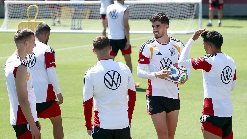 Kai Havertz war über einen zweiten Platz mit seiner Gruppe im Trainingsspiel nicht zufrieden. Foto: Christian Charisius/dpa