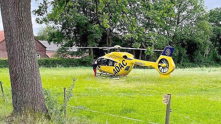 Ein Rettungshubschrauber wurde wegen eines schweren Unfalls in Jübberde angefordert. Foto: Feuerwehr